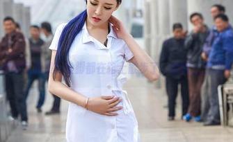 爱丝写真集：丝脚都在路上散步了，你跟上了吗？