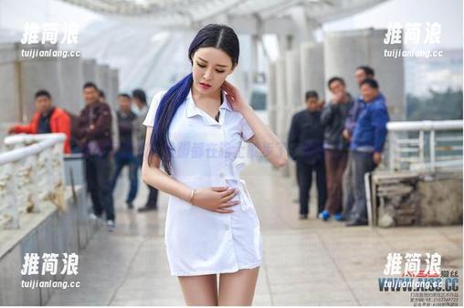 爱丝写真集：丝脚都在路上散步了，你跟上了吗？
