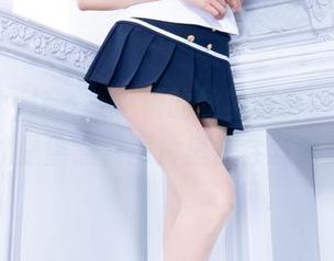Beautyleg – 小研的丝袜写真，谁说只有腿才是重点？图片里你会发现更多。