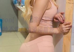 Hyoyeon(김효연)演绎护士形象，照片里居然有种不常见的淡淡叛逆，怎么回事？