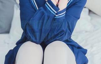 别犹豫，来翻翻喵糖映画的原图，白裙裸腿魅力四射让人小心心♡