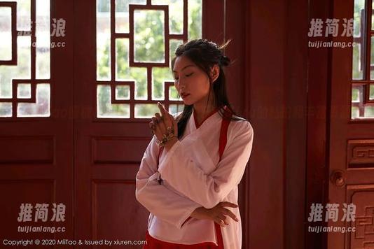 MiiTao蜜桃社 - 圣诞快乐？更快乐的是Lra的私拍和丰富资源！