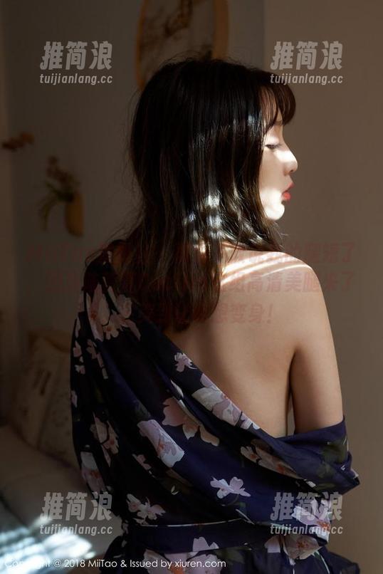 MiiTao蜜桃社 - 再也不敢说我的腿短了，因为陆萱萱Cecilia这组高清美腿来了，完美到让我想变身！