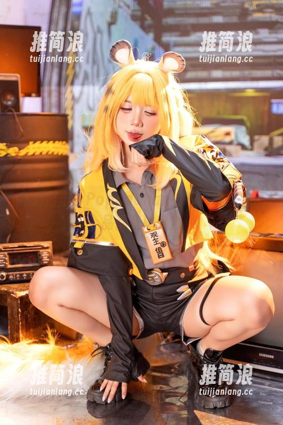 高清出击，PoppaChan的每一幅御姐作品都有种魔力