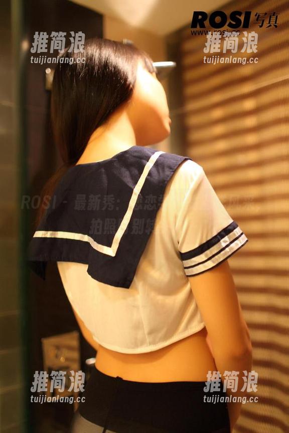 ROSI - 最新秀：恋恋学姐的别样风采，拍照时别转头啊～