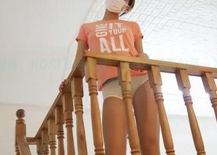 无需圣光加持，ROSI专用泳装，图片中藏着的每一次目光都是一场冒险！