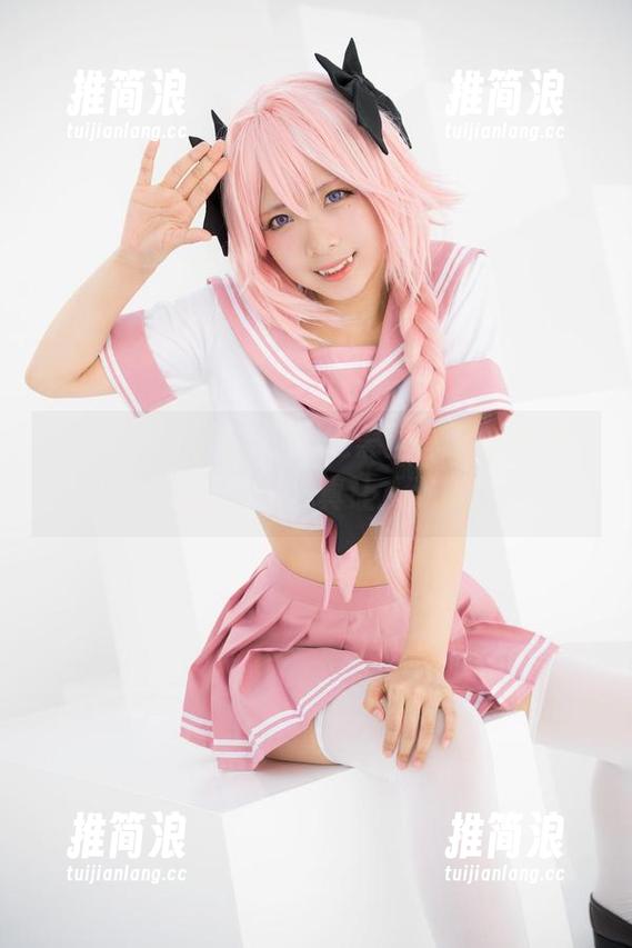 Tomiko(とみこ)，这黑丝图集也太撩了，分享的勇气真让人佩服！