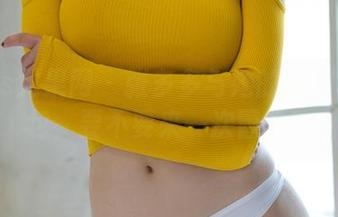 UGirls尤果网 – 张多多与她的浴室私房图包，要不要来一次冒险？