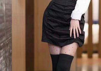 XIAOYU语画界 – Angela小热巴的美腿写真来了，放心，没有圣光C位，只有真实的腿部线条。