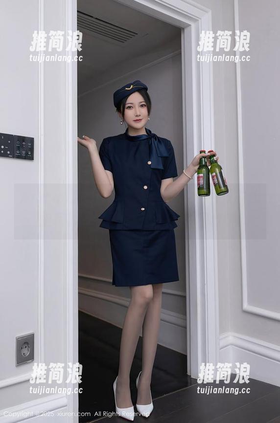 Xiuren秀人网 - 更新不停，小芭乐的旗袍写真集，真心让人只想多看几眼