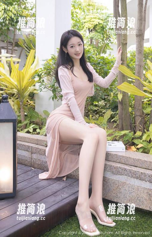 Xiuren秀人网 - 精选徐莉芝Booty：裸足她的每一步都是独特的风景