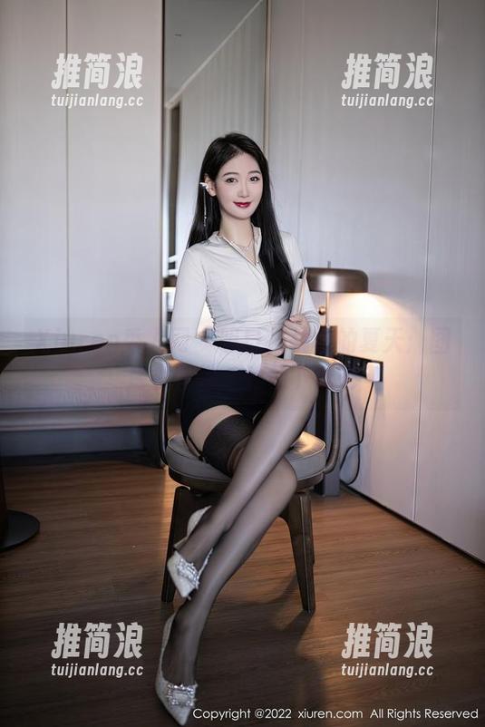Xiuren秀人网 - 明日花桃桃的夏天：图库小天地，随便下载吧