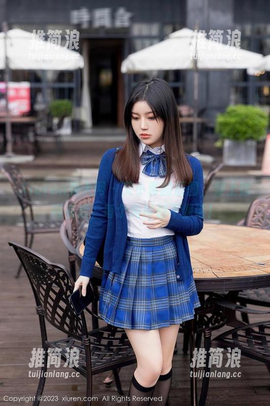 Xiuren秀人网 - 艾小青的原图，穿上这内衣后，每个角度都不像话！