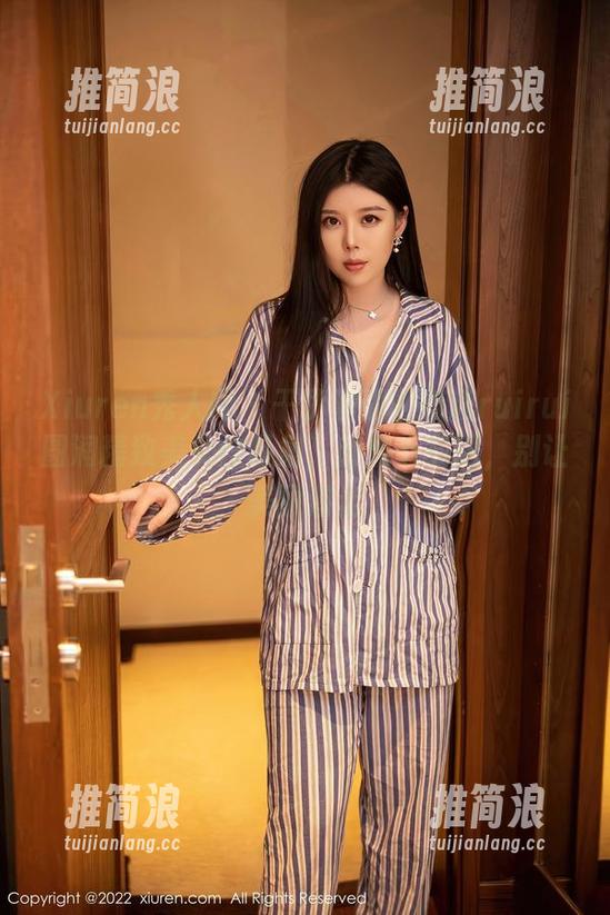 Xiuren秀人网-蕊蕊ruirui Xiuren秀人网 - 干货满满的蕊蕊ruirui圆润精致美女作品集,赶快下载吧,别让美丽溜走