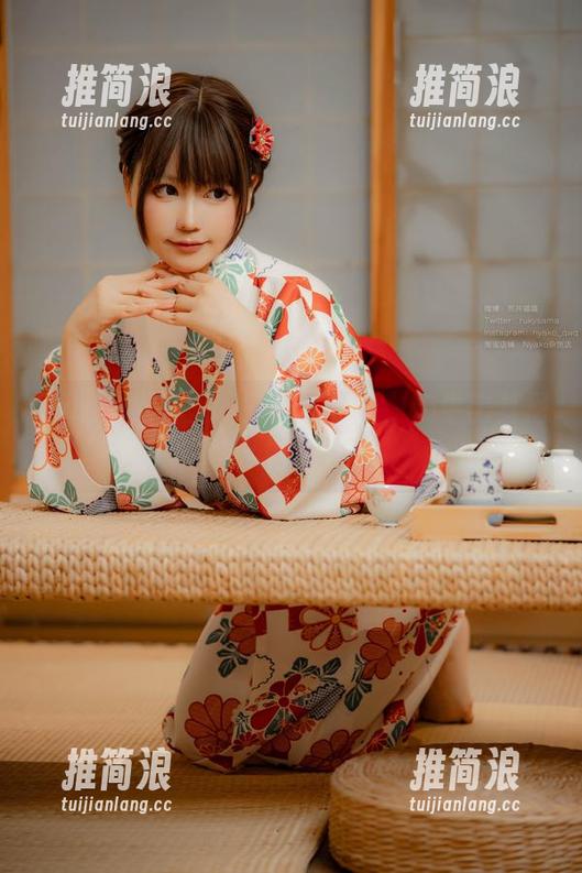 nyako喵子大魔王的私拍记，奶牛比基尼成了新宠儿！
