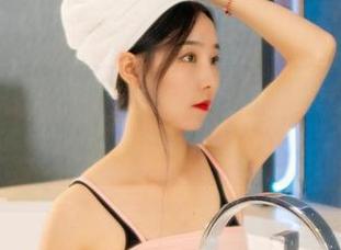 丽柜 – 兔子临摹金莲，那绝妙的曲线，免费图集正在Hehe当中……