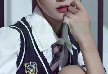 丽柜 – 安安的女孩资源虽不丰富，但每一张都让人停留！