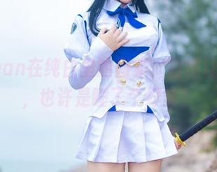 九曲Jean在纯白里的图集，白得让人眩晕，也许是睡了个好觉？