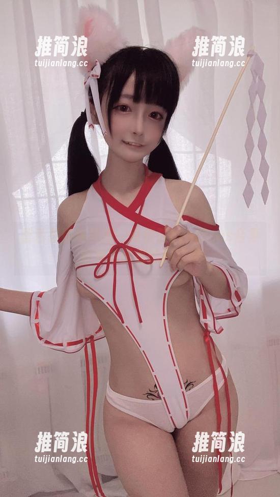 蓝色吊带体操服：佳佳酱ovo的cos合集，运动与优雅的纠结呀！