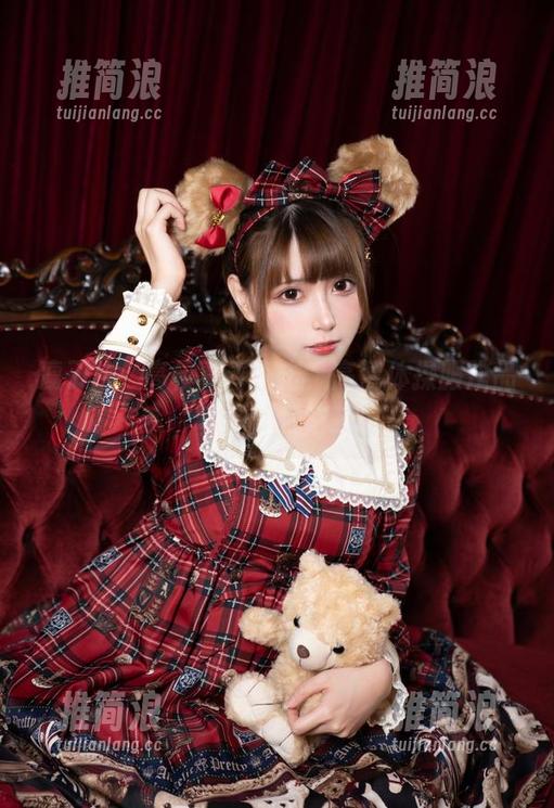 凛子酱、高校青春直击，高清体操服作品，真的是没谁了。