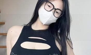 微密圈 – 不怕学习，就怕看可爱的肉巴的教室新写真！