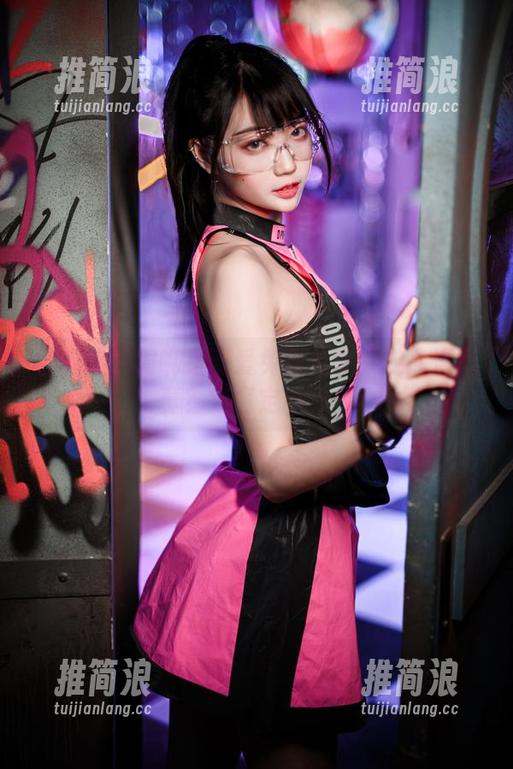 谁能拒绝周叽是可爱兔兔少女般的高清写真？我肯定不行！