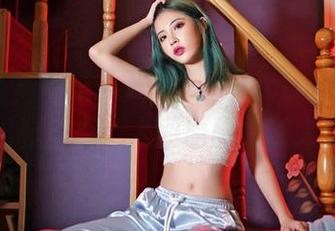 嗲囡囡 – 裤里丝下的果儿Victoria，真是福利满点，人间原图太诱人了！