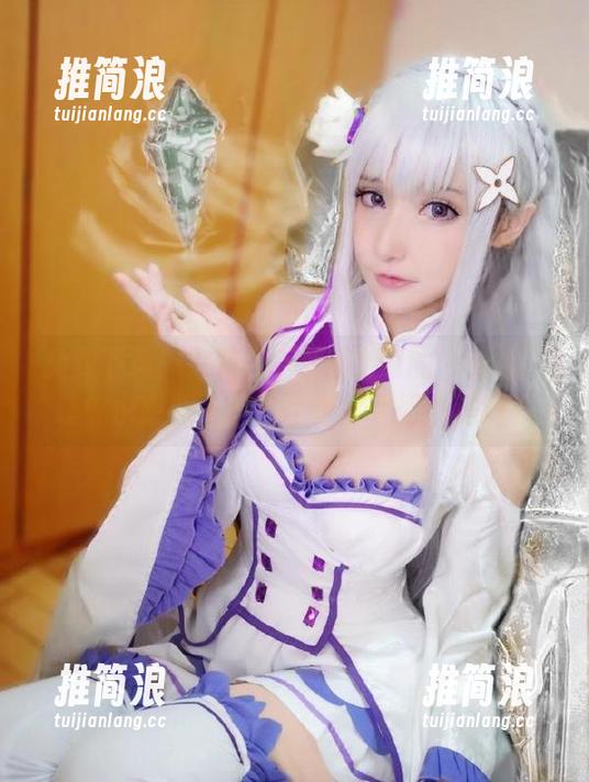 在下萝莉控ii 免费下载!来自在下萝莉控ii的“美足”让你也想搬上墙?也是个大胆想法啊。