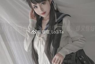塔塔_Lo1iTa的白色精选：有点淡淡哀愁，却又怪好看的样子。