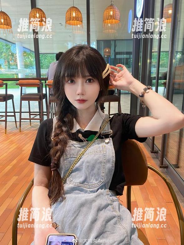 不只是睡衣，大肉丸Amiee的福利之路在这组图片里尽显风采！