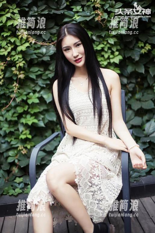 头条女神 - 李丽莎的灰丝图包，刚好合得了这个季节的蛋蛋气息！