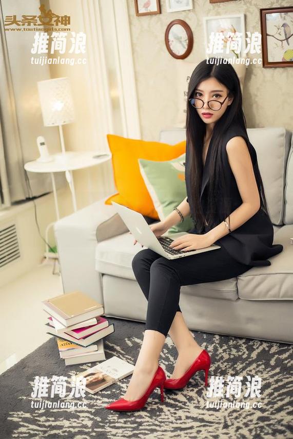 头条女神 - 李丽莎修女的私拍资源：信，不信都得点个赞！