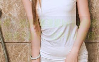 头条女神 – 短裙+杨漫妮baby的完美组合，图包下载了，心中小小倾倒…