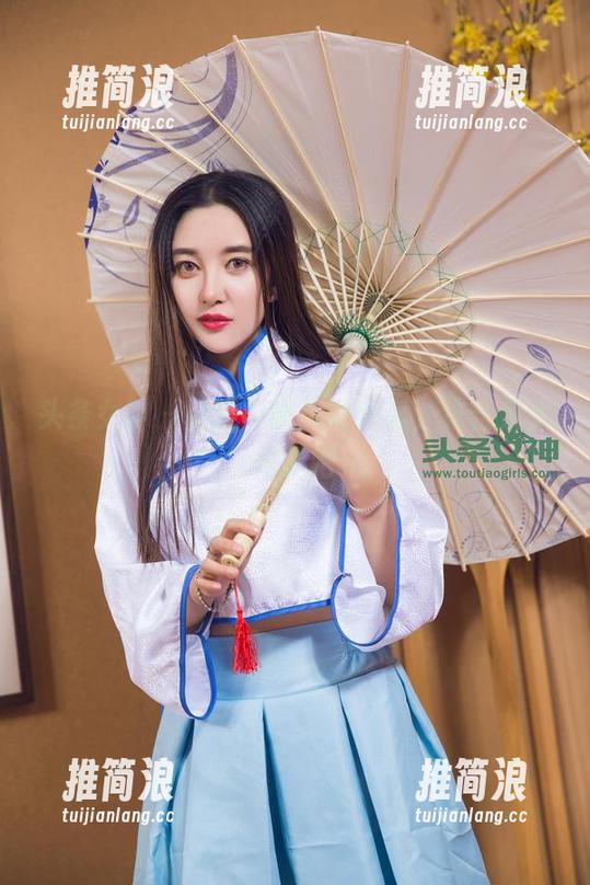 头条女神-钟晴 头条女神 - 钟晴与微光的邂逅,这合集太炫了吧