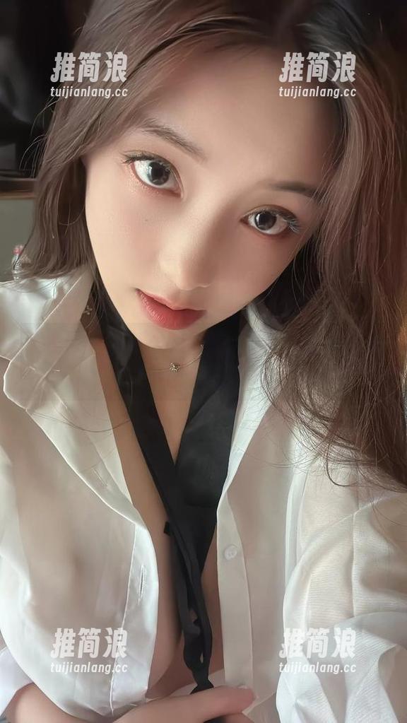 微密圈 - 浴缸里的奶雯，是偶像也是洗澡的专业户——私拍美图上线！