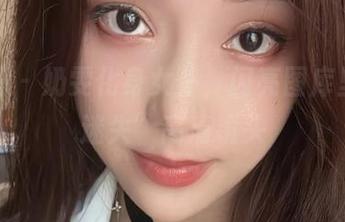 微密圈 – 奶雯化身女仆，闪亮图库里的“迷失”高清镜头