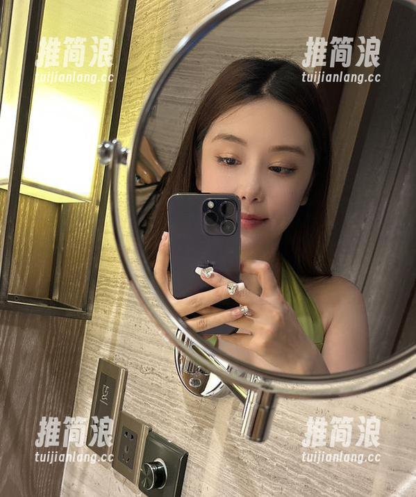 微密圈 - 奶雯和她的图集，连衣裙看上去真让人有想养成的冲动——裙子，你在勾引我！