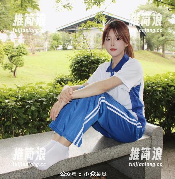 小众视觉-小琳儿 小众视觉 - 不同于一般的制服,小琳儿的定制作品好像藏着些小心思。