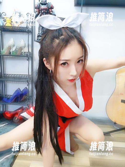 黑茶里的小女巫露娜，私拍？更像是丛林探险。