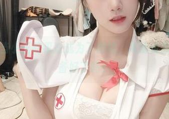 微密圈 – 当小玉吃果冻成为了御姐，高清资源送上你准备好了吗？