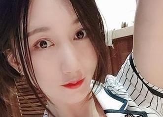 微密圈 – 这些图片里的小玉吃果冻，男友就是用人设把她套牢了？