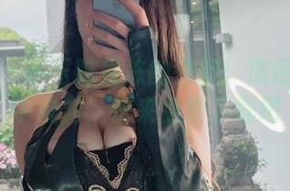 微密圈 – 小玉吃果冻的浴室：随意在水雾中漫游，快来免费下载吧