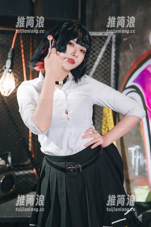 最新！小空sora的眼镜写真：一场关于看与不看的游戏，趣味横生，毫不避讳。
