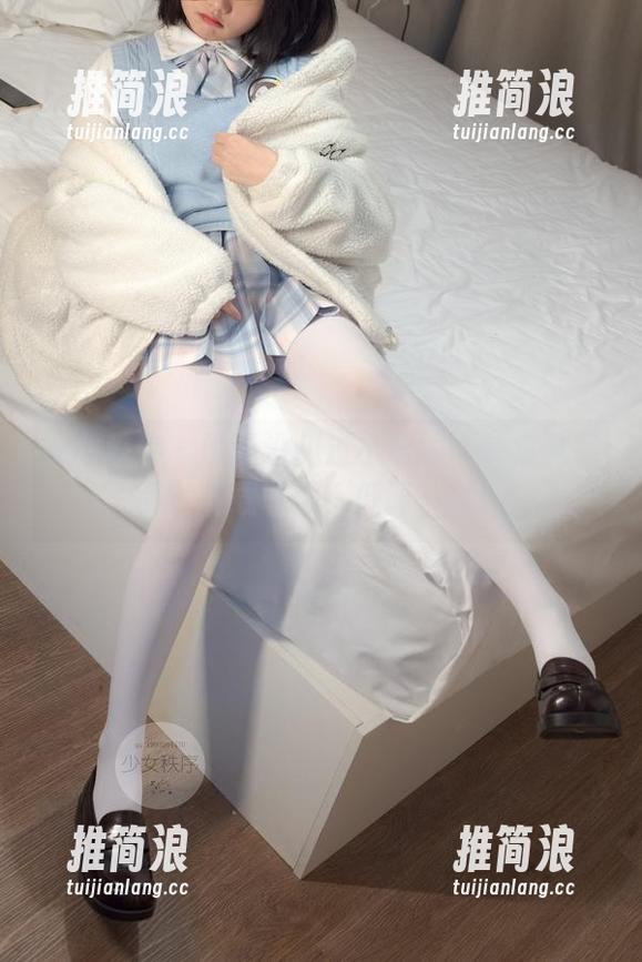 少女秩序 - 谁还没见过小满的内部定制写真？下载收藏，低调一点。