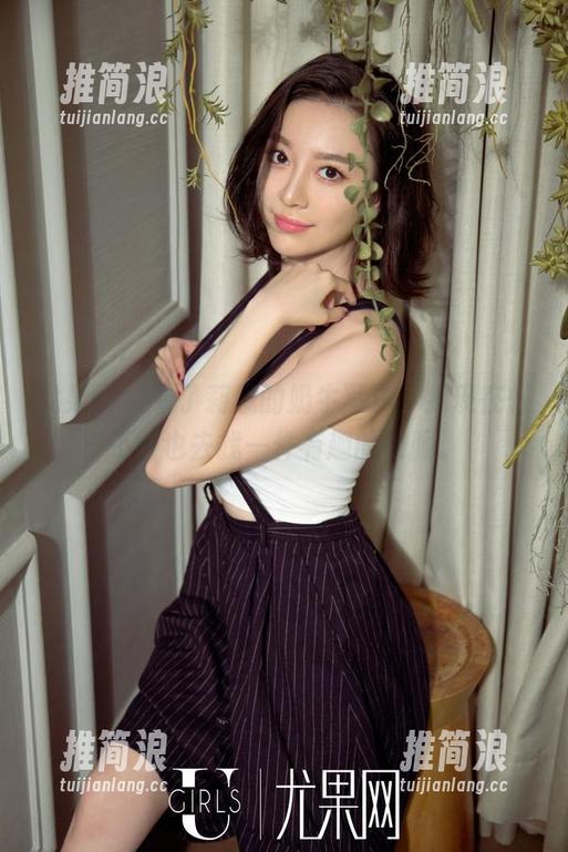 尤果网 - 看了莉恩的奶牛写真，我现在恨不得也去找一件有趣的衣服。