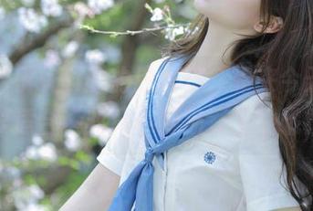 打卡怡子yiii的豹纹写真，看来今天天气很适合‘非凡小野猫’上线哦！