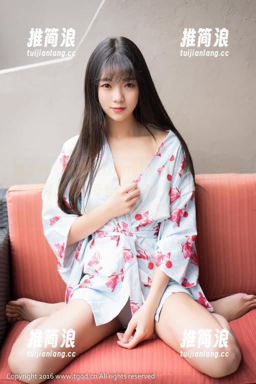 推女神 - 看晓艾fafa的裸足写真，感觉在屏幕对面有种奇怪的共鸣，是否也许我的脚也该呼吸一下？