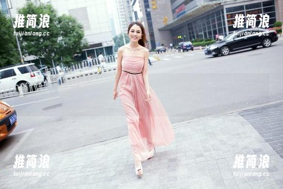 推女郎 - 试试在桌面上换上陆瓷的职业装写真壁纸，努力的动力多一分