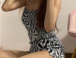 微密圈 – 袜子和写真的完美结合，提袜少女的微信朋友圈火力全开