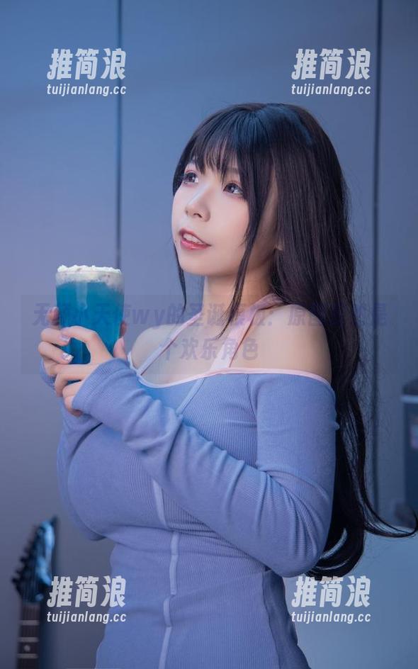 无颜小天使wy的圣诞模板：原图显然是个欢乐角色